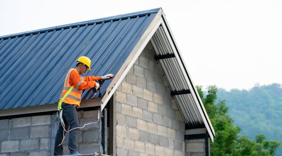 Professional gutter cleaning in Rolla, MO